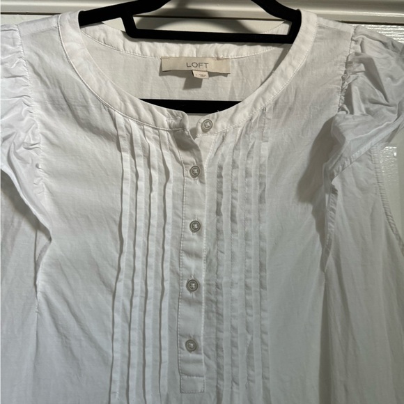 Ann Taylor Loft white summer large top eyelet EUC!!!! - Picture 2 of 6